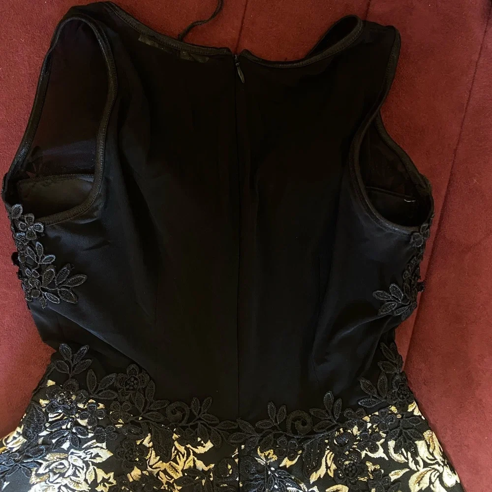 Beautiful black and gold dress - Picture 8 of 8